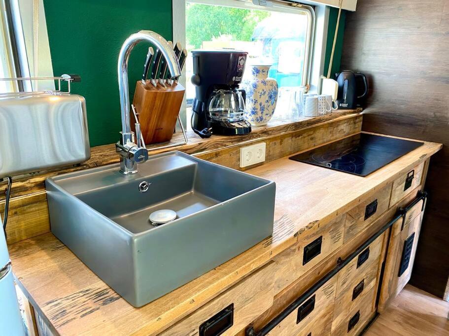 Gleis 1, Eisenbahn Waggon Mit Whirlpool Und Ofen Vila Dahlem  Exterior foto