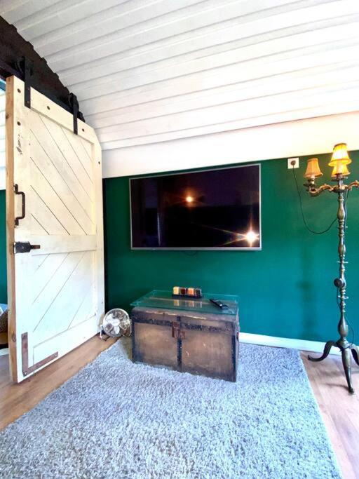 Gleis 1, Eisenbahn Waggon Mit Whirlpool Und Ofen Vila Dahlem  Exterior foto